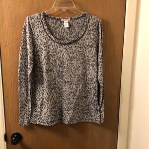 Cute Leopard top. Great for traveling. Very comfortable.